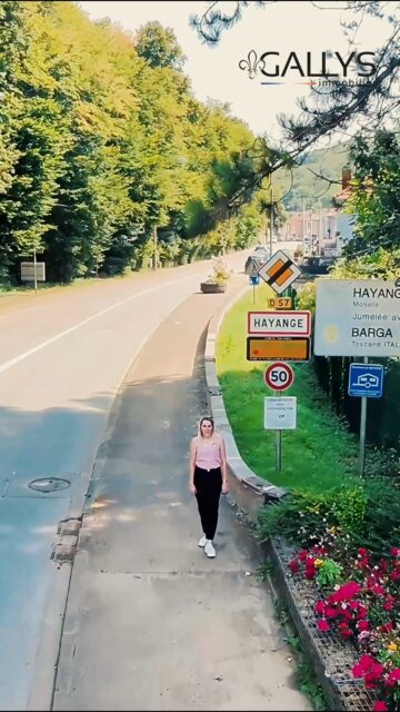 🎥 𝗘̂𝘁𝗿𝗲 𝗰𝗼𝗻𝘀𝗲𝗶𝗹𝗹𝗲𝗿 𝗚𝗮𝗹𝗹𝘆𝘀, 𝗰’𝗲𝘀𝘁 𝗽𝗹𝘂𝘀 𝗾𝘂’𝘂𝗻 𝗺𝗲́𝘁𝗶𝗲𝗿…

Regardez @laura.carlier.immobilier57 à @villedehayange 👇
Elle connaît chaque rue, chaque commerce, chaque lieu qui fait battre le cœur de sa ville. 🌟
C’est ça, la différence Gallys : on vit notre secteur, on le comprend… et on met cette expertise au service de nos clients.

💬 Parce qu’accompagner, ce n’est pas juste vendre un bien.
C’est écouter, comprendre, et apporter des solutions adaptées à chaque histoire.

Et si vous deveniez le prochain visage de Gallys dans votre ville ? 🏡
📲 Écrivez-nous dès aujourd’hui.
www.rejoindre-gallys-immo.fr

⚜️ 𝗚𝗮𝗹𝗹𝘆𝘀 𝗜𝗺𝗺𝗼𝗯𝗶𝗹𝗶𝗲𝗿 – 𝗟’𝗲𝘅𝗽𝗲𝗿𝘁𝗶𝘀𝗲 𝗹𝗼𝗰𝗮𝗹𝗲, 𝗮𝘂 𝘀𝗲𝗿𝘃𝗶𝗰𝗲 𝗱𝗲𝘀 𝗽𝗿𝗼𝗷𝗲𝘁𝘀… 𝗲𝘁 𝗱𝗲𝘀 𝗰𝗮𝗿𝗿𝗶𝗲̀𝗿𝗲𝘀.

#RecrutementImmobilier #GallysImmobilier #ExpertLocal #ConseillerImmobilier #CarrièreImmobilier #RejoindreGallys #Immobilier #AgenceImmobilière #Lorraine #Moselle #VieDeQuartier #OpportunitéPro #Recrutement #JobImmobilier #MétierPassion